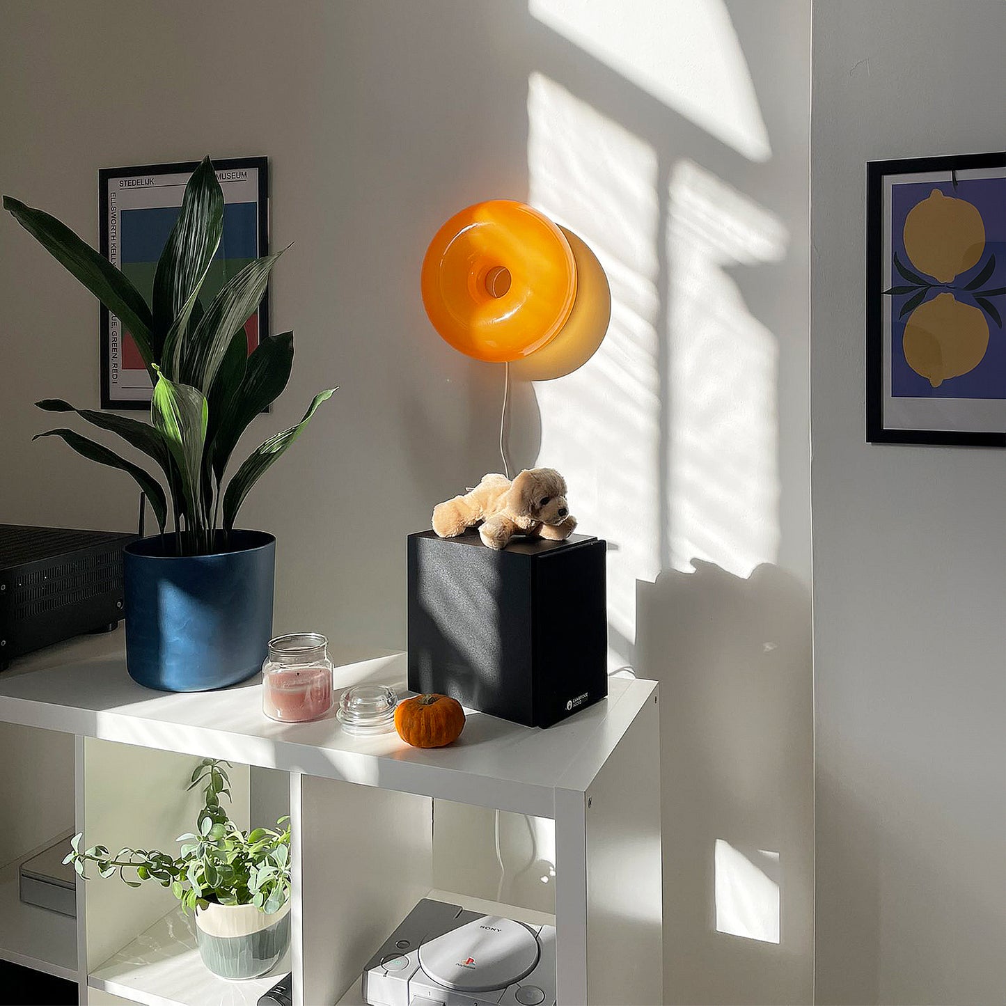 Retro donut lamp