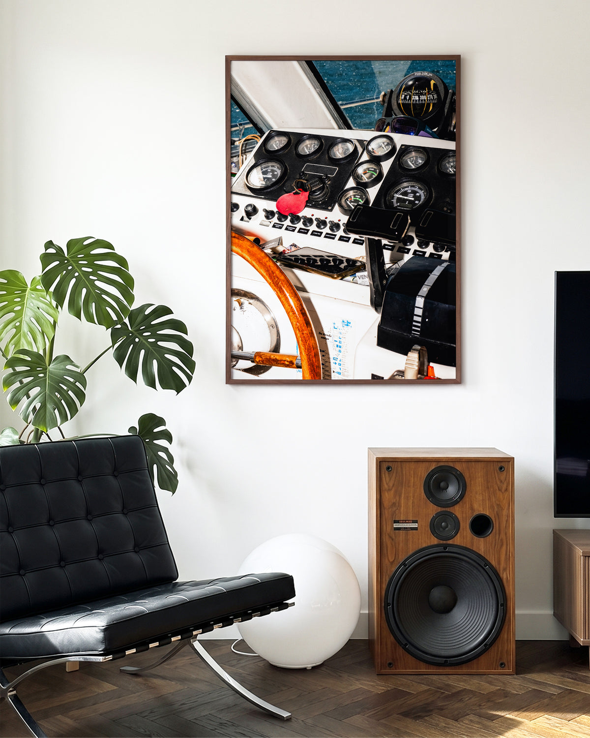 Captain - room context walnut
