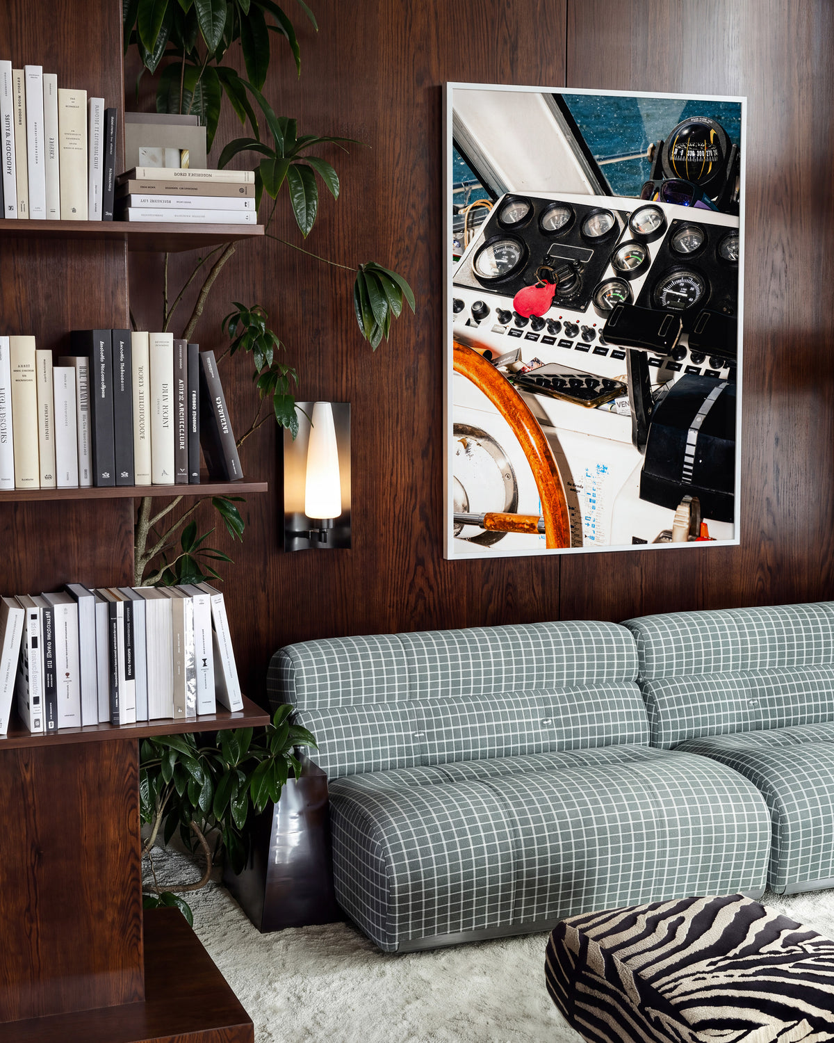 Captain - room context white