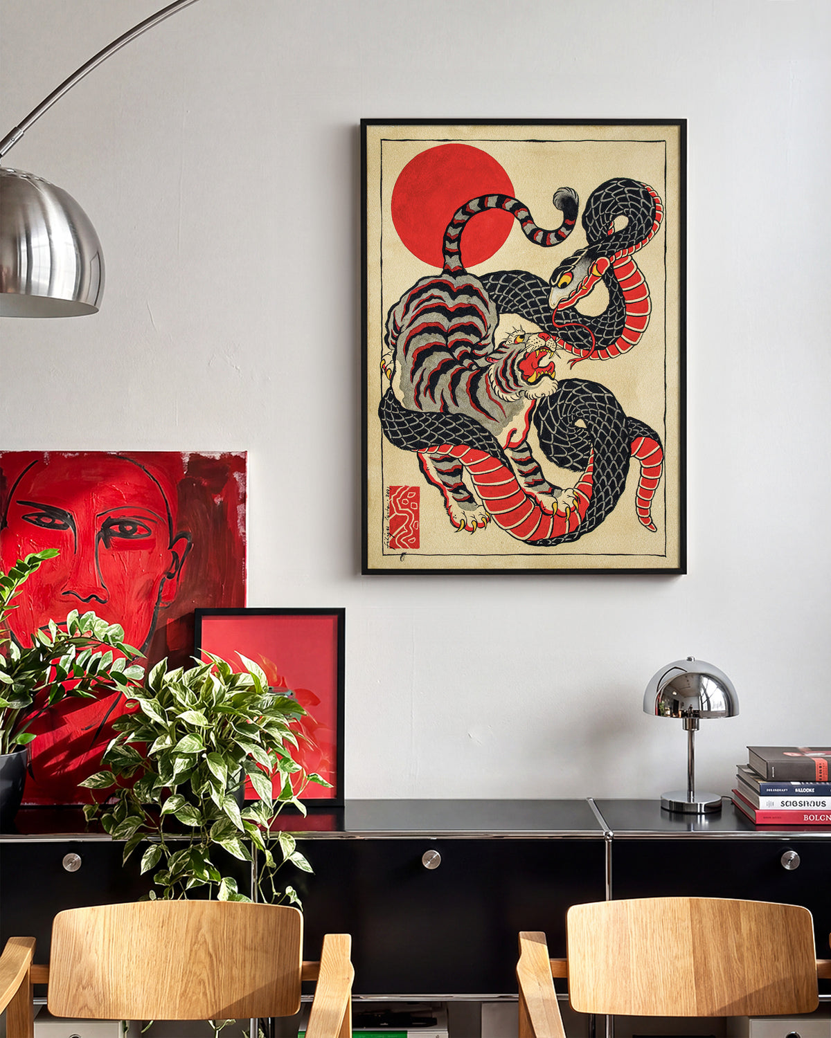 Snake and tiger - room context black