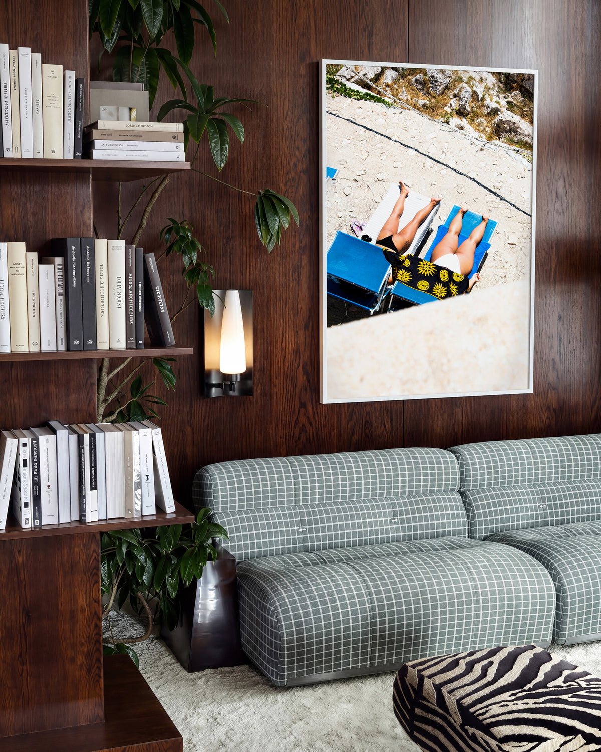Beach day - room context white