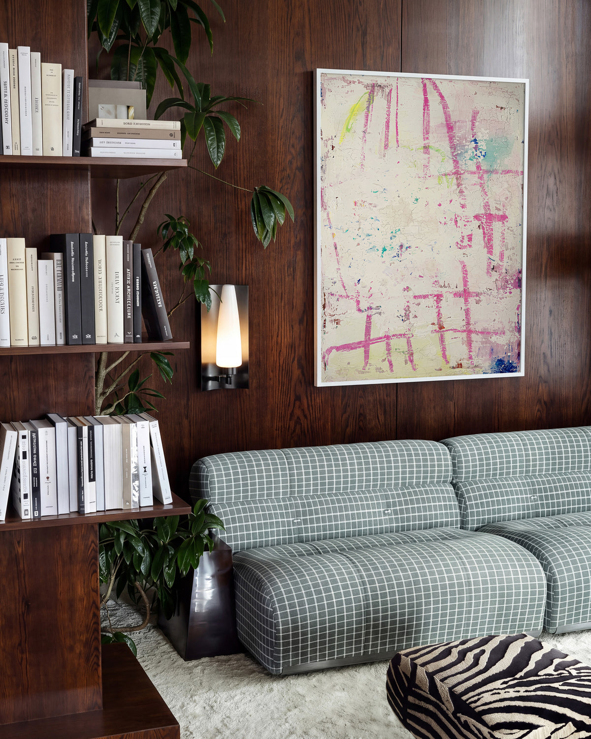 Lateral thinking - room context white