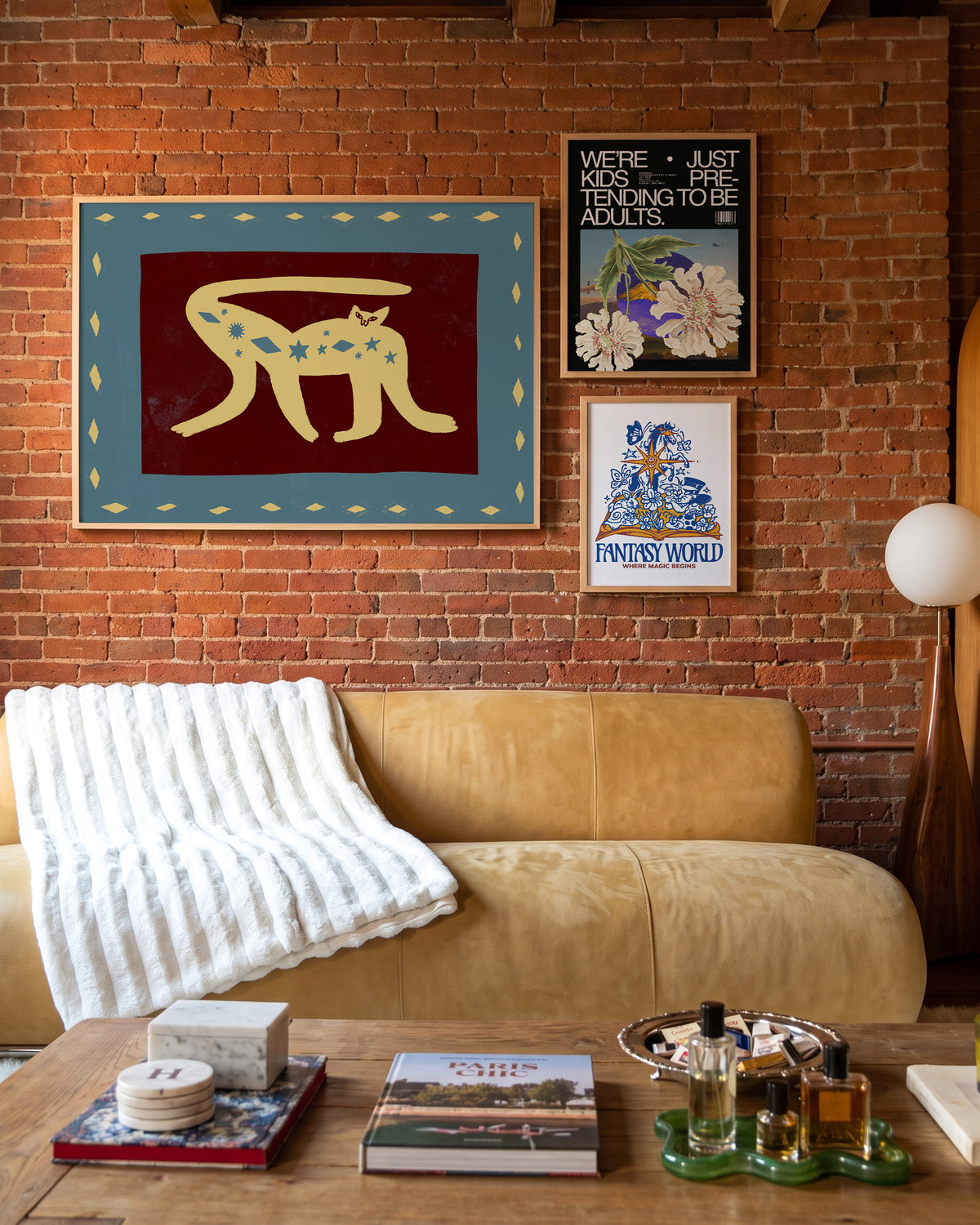 Cosmic Cat 1 - room context oak