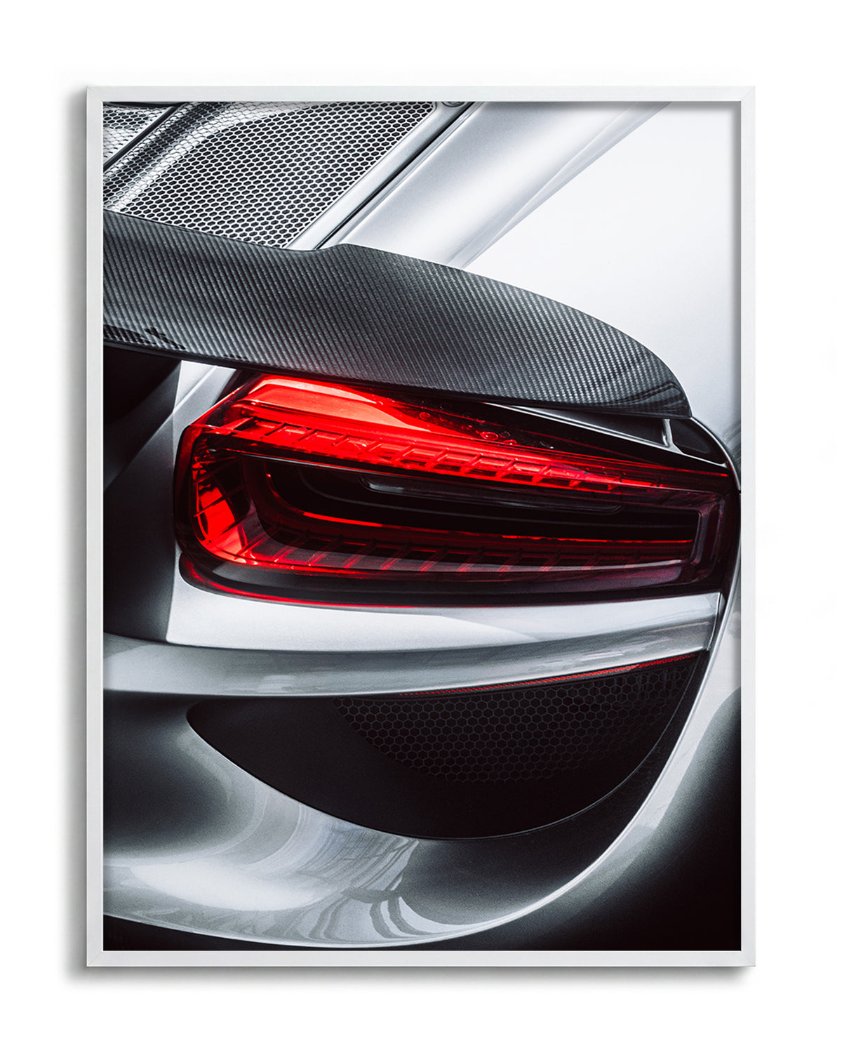 Spyder - no background framed - white