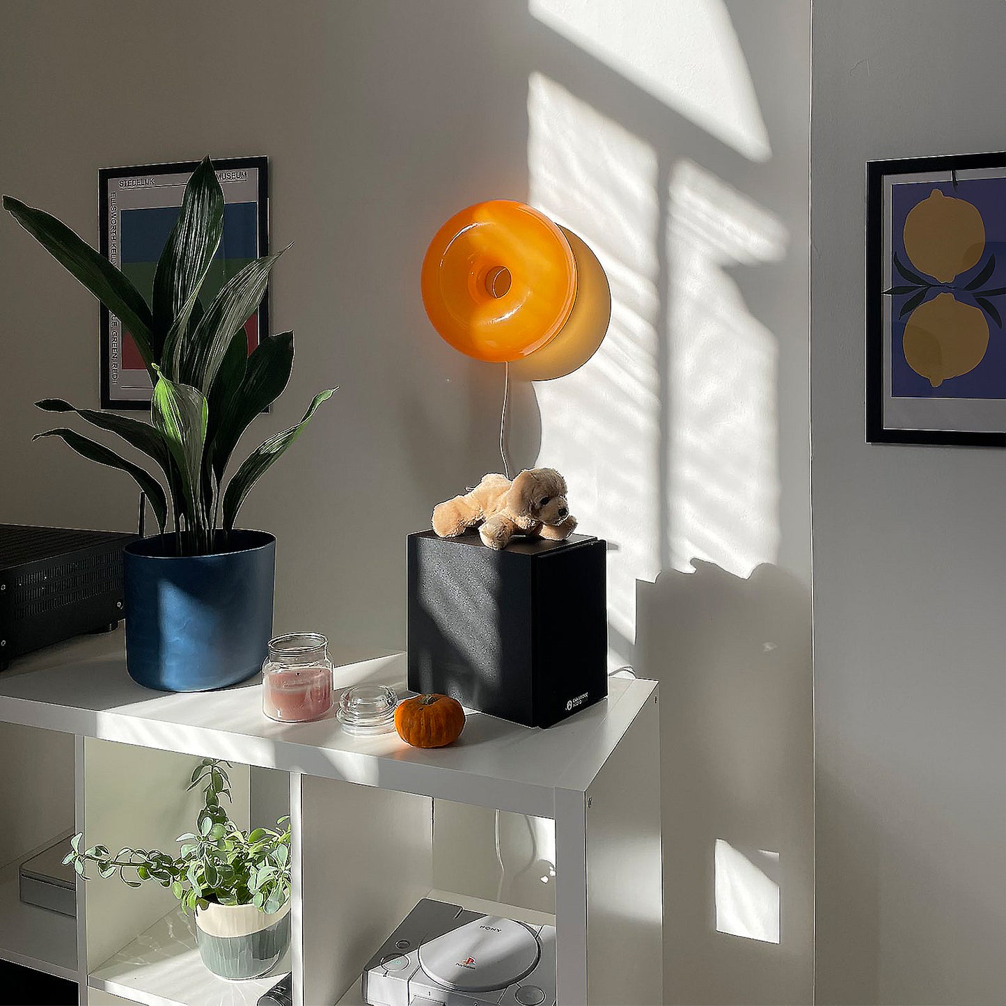 Retro donut lamp